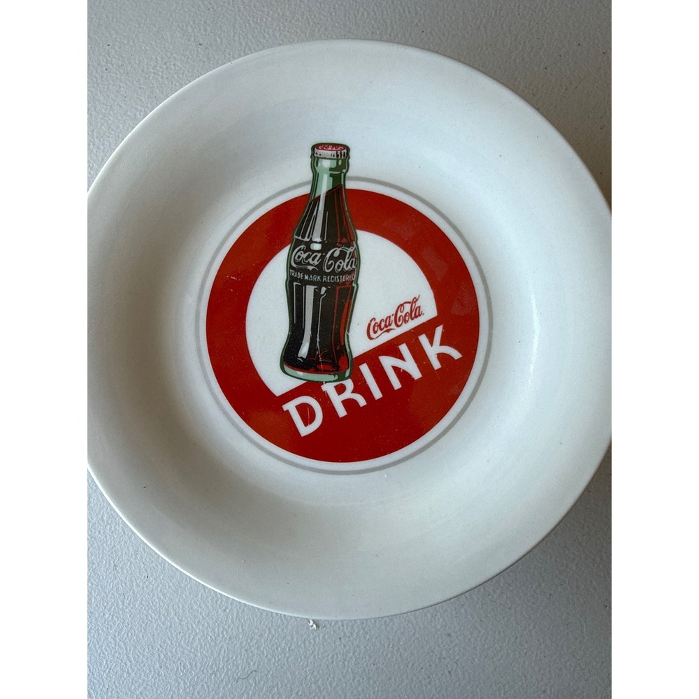 Gibson Coca-Cola Drink Ceramic Dinner Plate 8.25 Inch Red‎ White Vintage Style